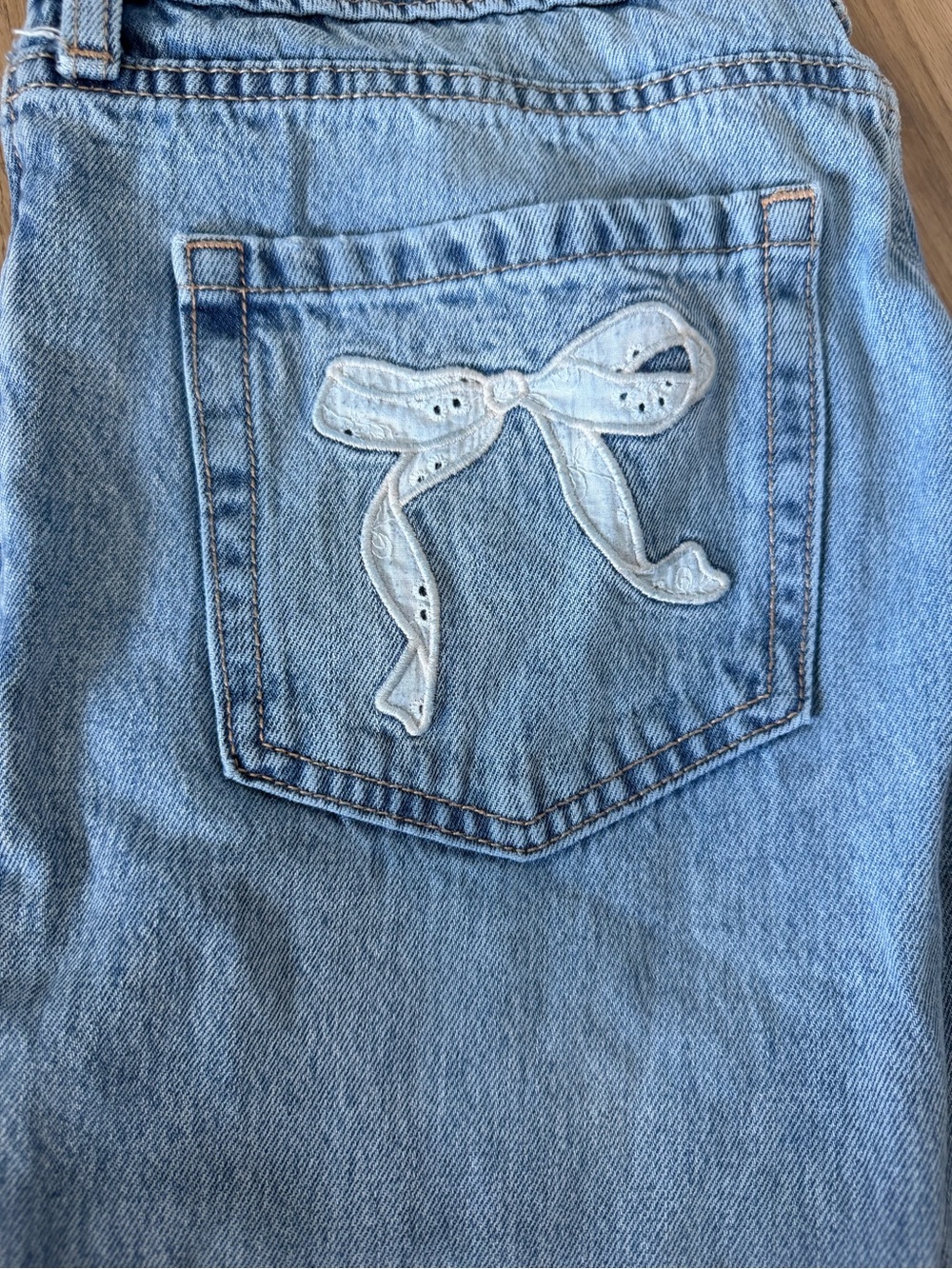 Hollister Light Blue Women's Jeans - Classic low Rise - Picture 3 of 3